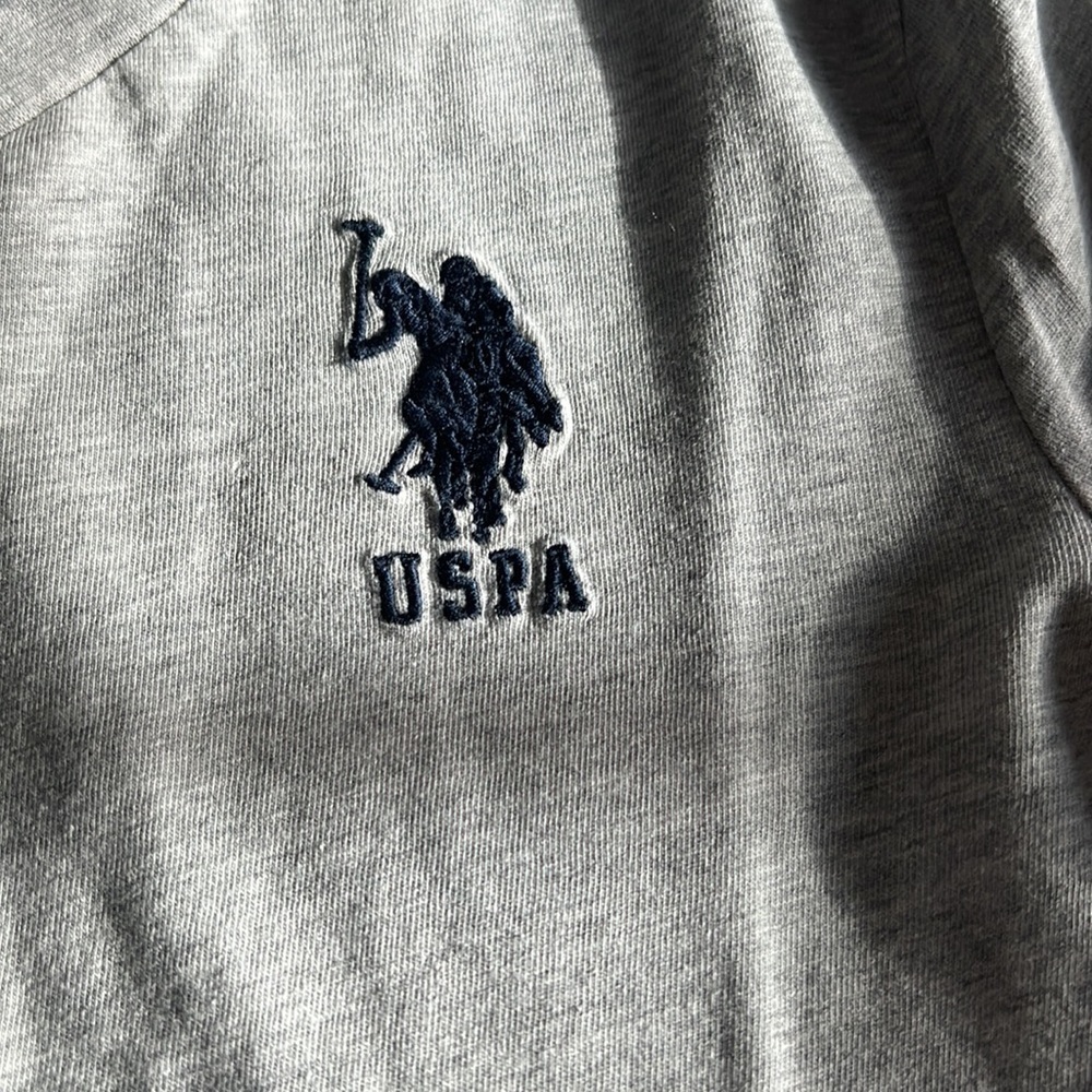 U.S. POLO ASSN. Boys Grey and Navy Jersey V-Neck T-Shirt size S (6-7) - Picture 3 of 6